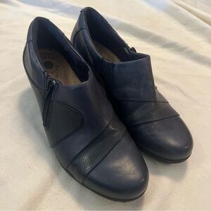 Earth Origins Monica Leather Ankle shoes